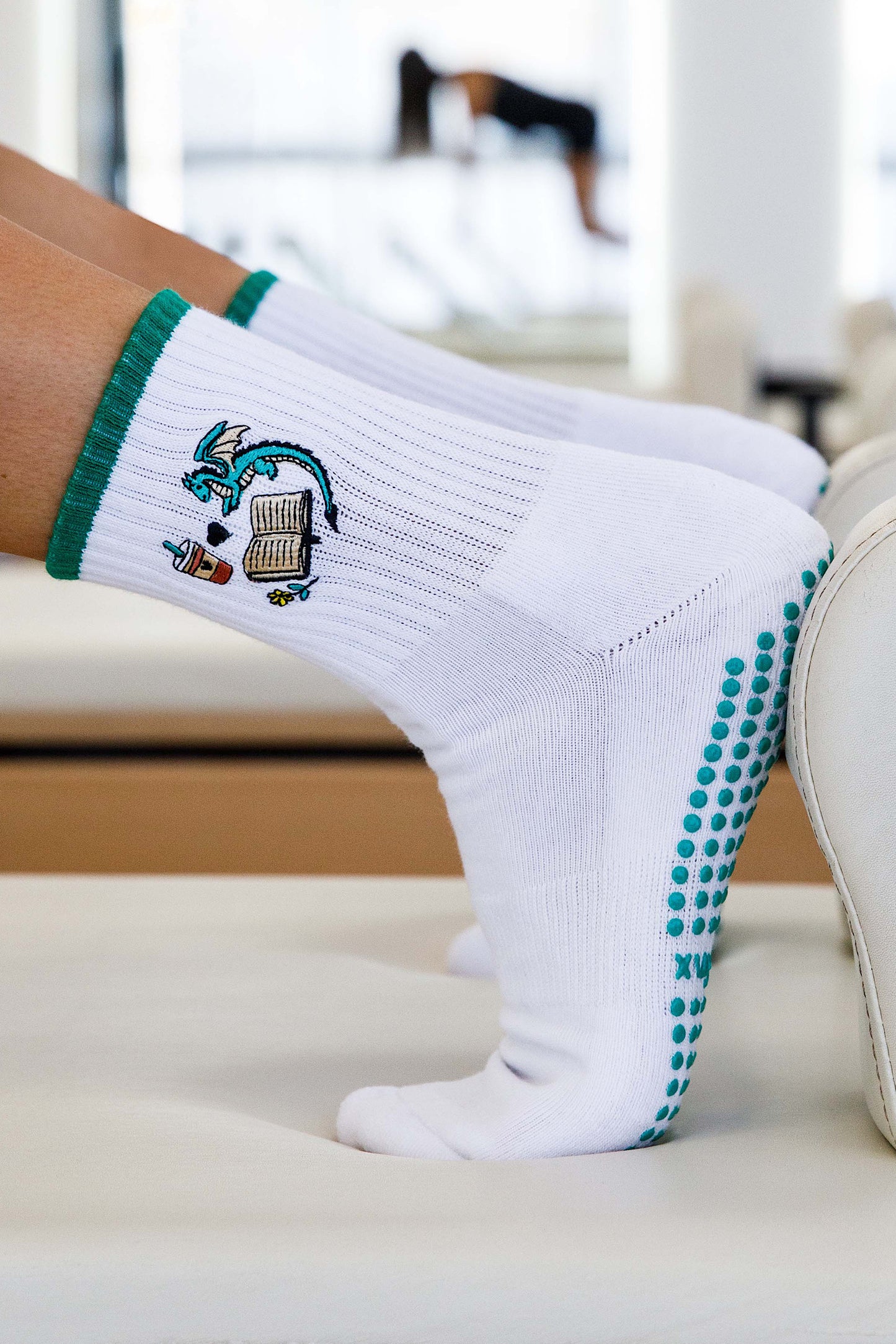 Crew Dragons Tale Grip Socks