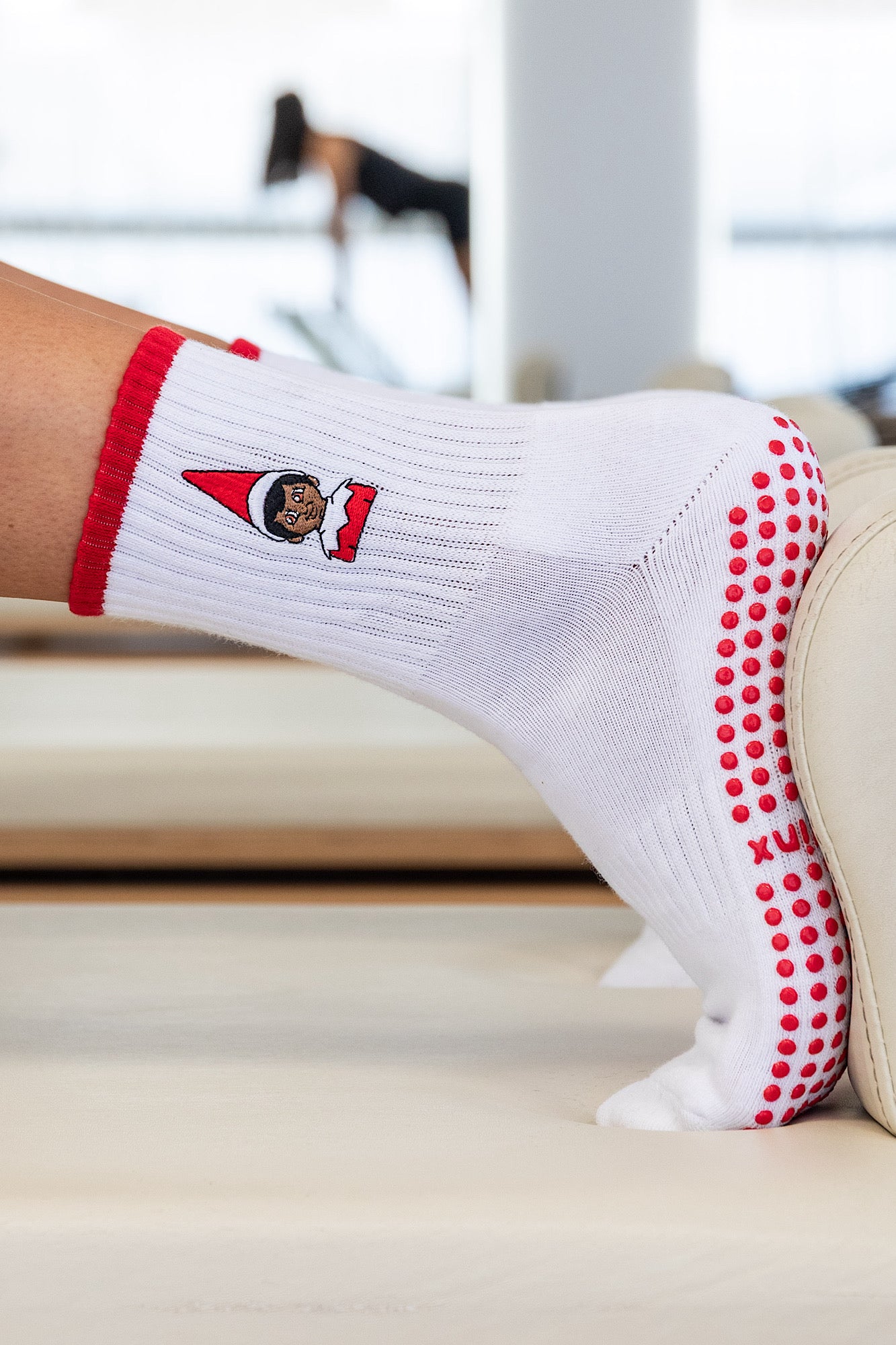 Crew The Elf On The Shelf® Brown Eyes Grip Socks